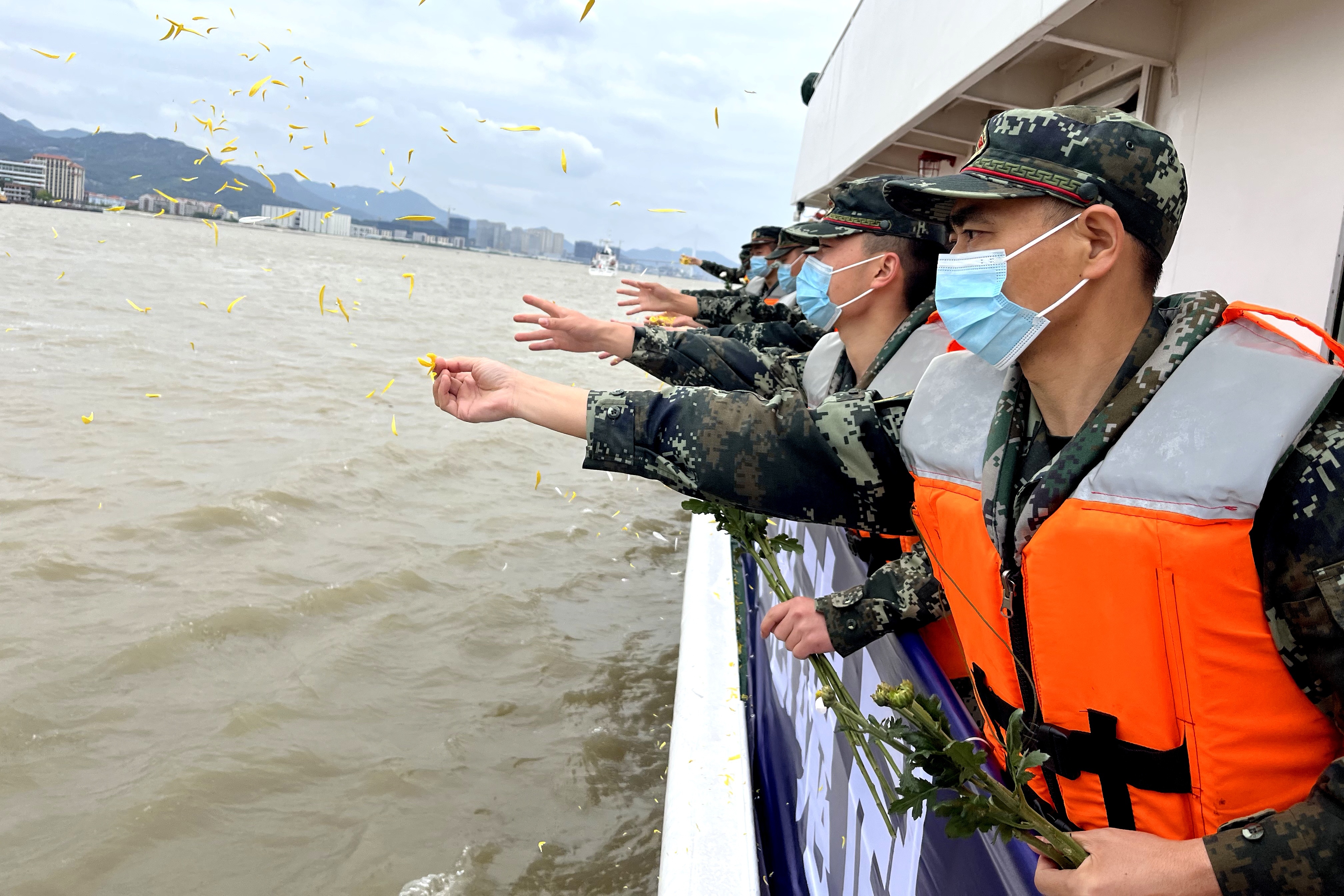 海上鳴笛、線上緬懷 福州海警多種方式祭英烈