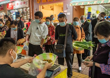 成都有序恢復生產(chǎn)生活秩序