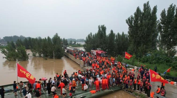 “逆行”重器中流擊水，創(chuàng)造救援速度奇跡<p>以精銳之“能”，護百姓之“安”，每一次極速救援，都是一場全力以赴，是承諾更是本色。<p>