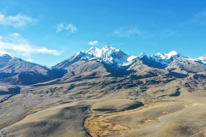 西藏當(dāng)雄：念青唐古拉山脈雪景